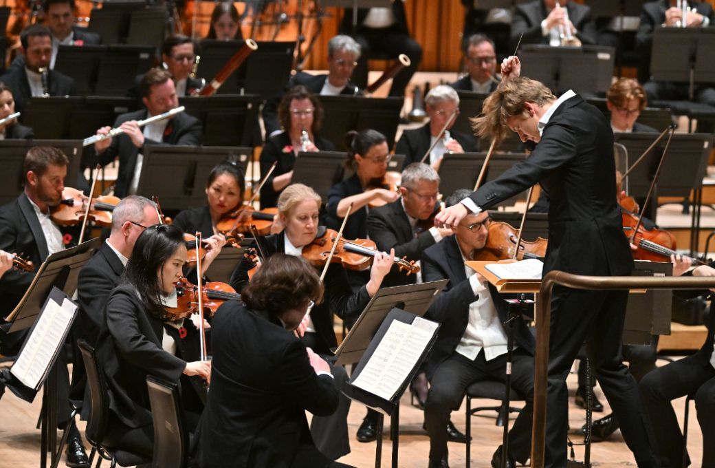 Klaus Mäkelä conducts the London Symphony Orchestra © LSO | Mark Allan