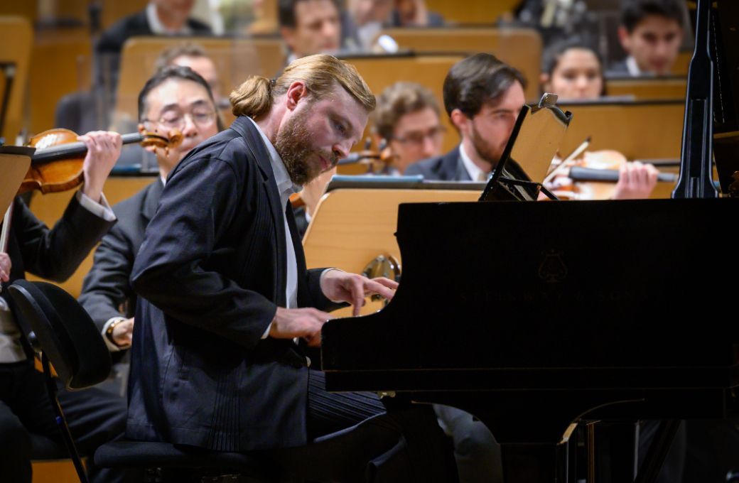 Denis Kozhukhin durante la interpretación del concierto de Gershwin © Rafa Martín | Ibermúsica