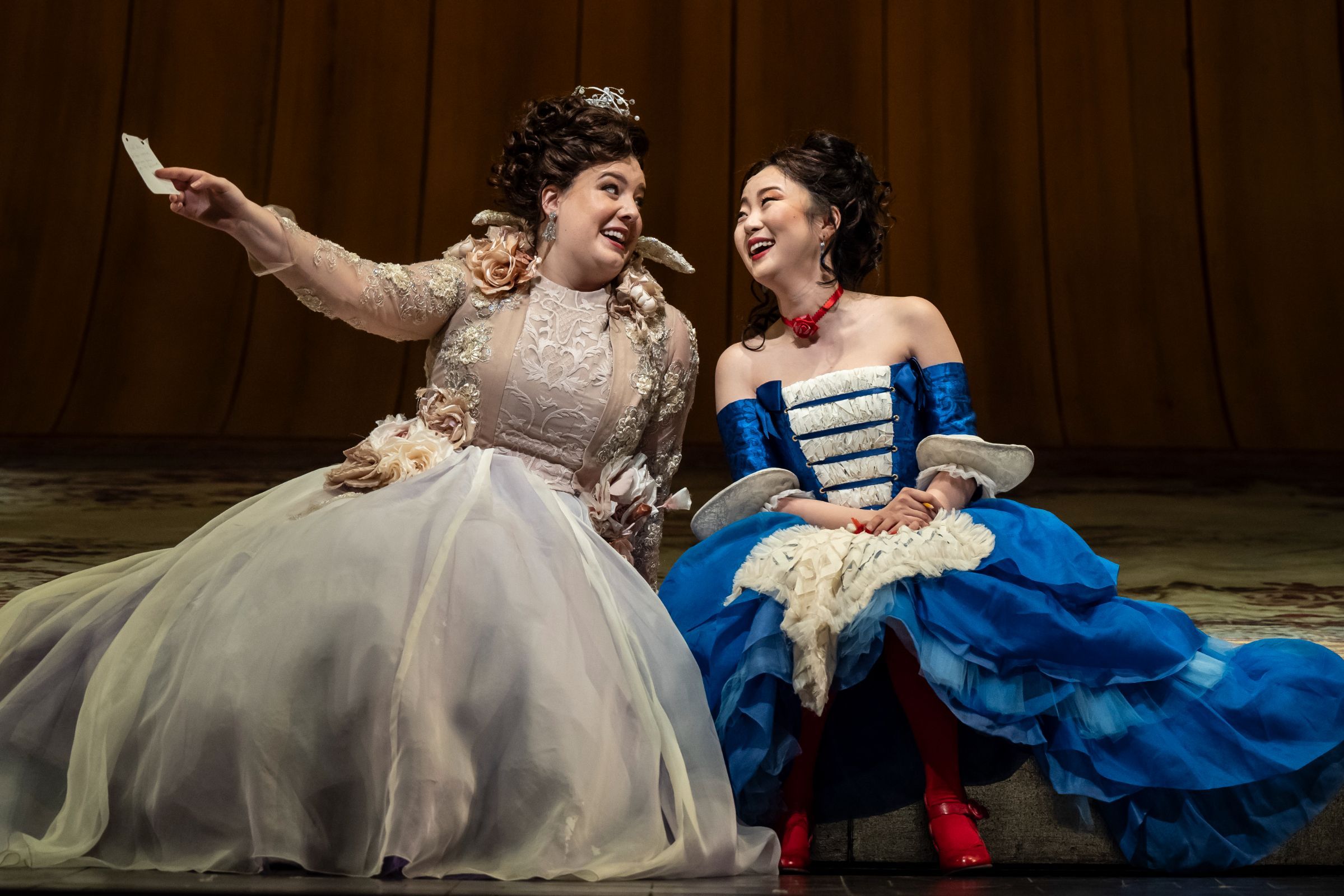 Federica Lombardi (Countess) and Ying Fang (Susanna) &copy; Liz Lauren