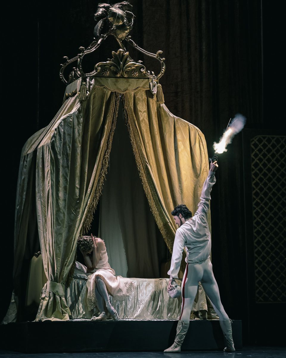 Doroth&eacute;e Gilbert as Mary Vetsera and Hugo Marchand as Crown Prince Rudolf in <i>Mayerling</i> &copy; Maria Helena Buckley