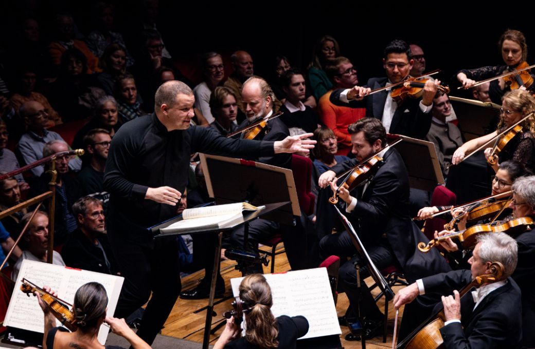 Ryan Bancroft and the Royal Stockholm Philharmonic Orchestra © Yanan Li