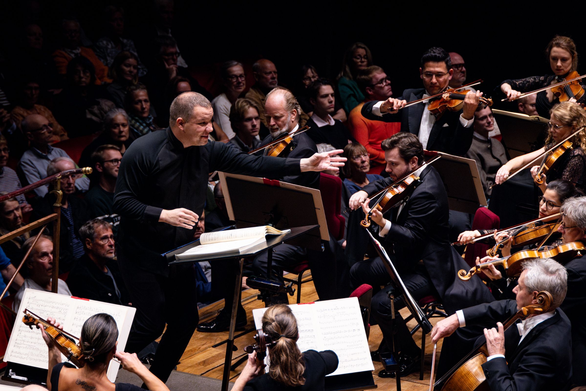 Ryan Bancroft and the Royal Stockholm Philharmonic Orchestra © Yanan Li