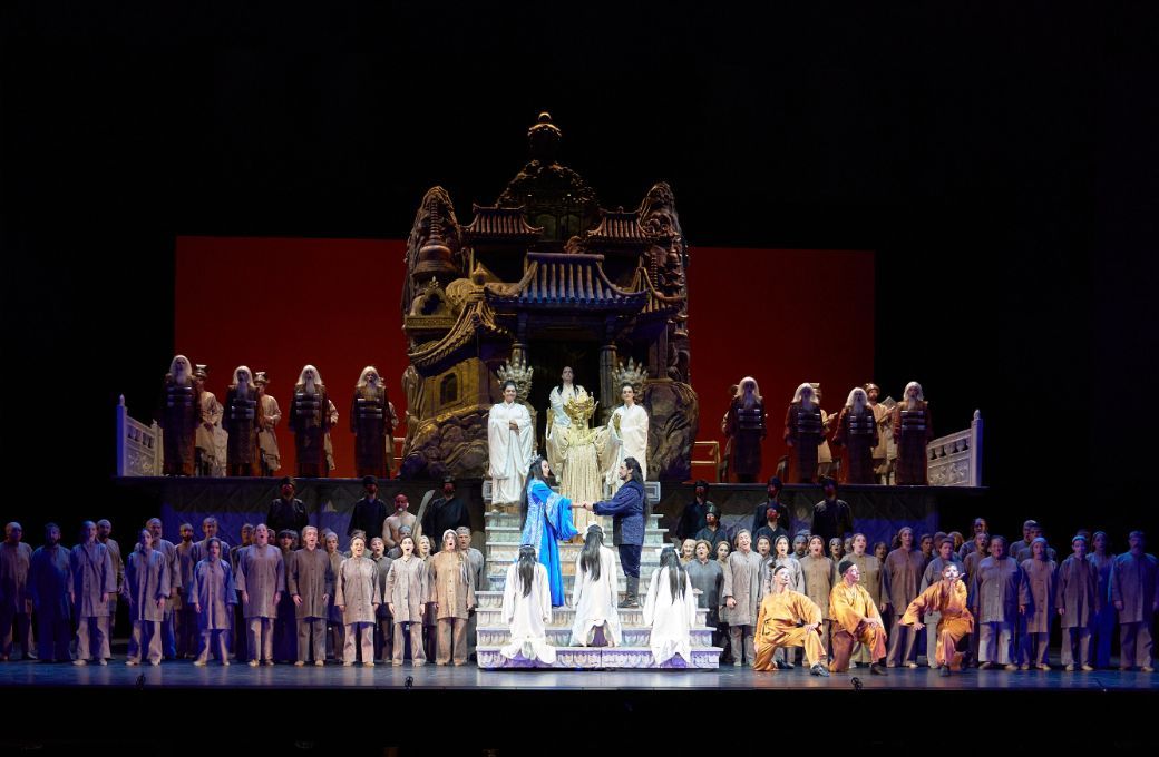 Escena de <i>Turandot</i> en el Maestranza &copy; Guillermo Mendo | Teatro de la Maestranza