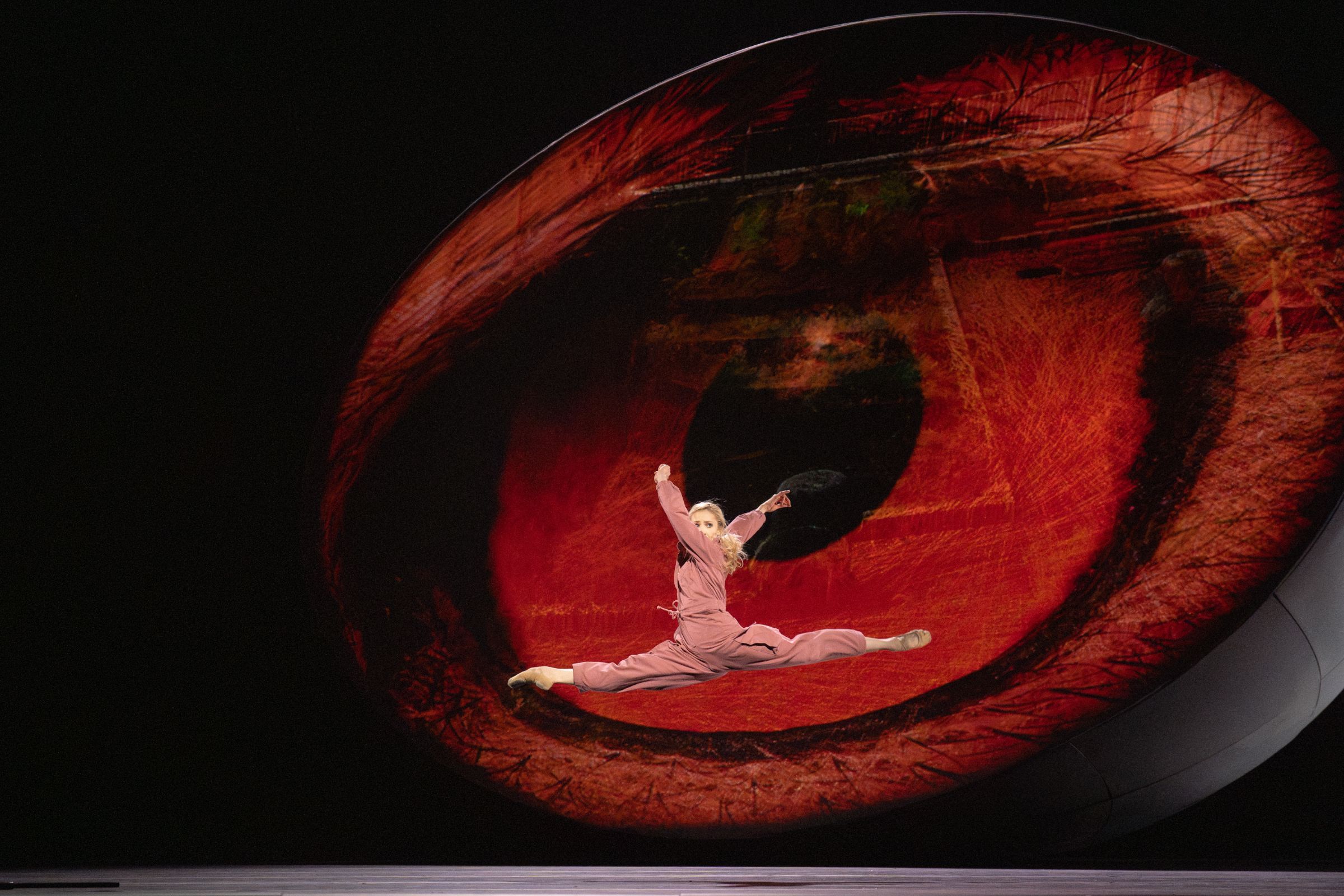 Melissa Hamilton as Toby in Wayne McGregor's <i>MaddAddam</i> &copy; Andrej Uspenski