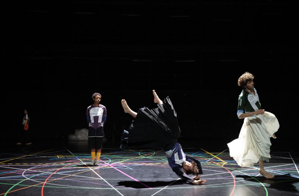 Rosas in Anne Teresa De Keersmaeker's <i>Exit Above</i> &copy; Anne Van Aerschot