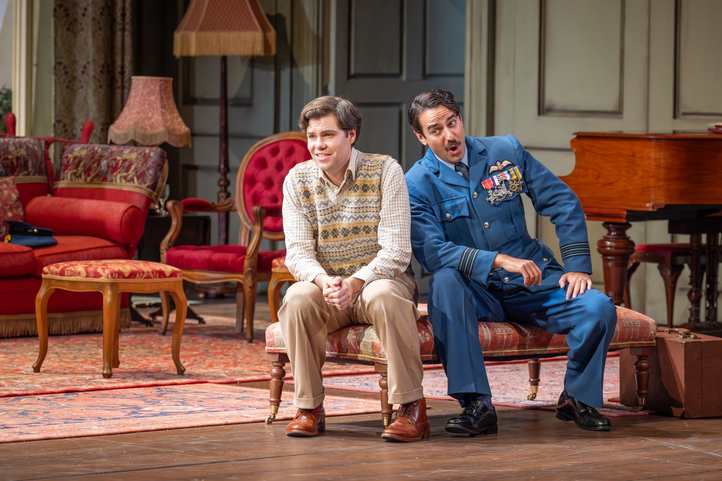 Thomas Atkins (Nemorino) and Dan D'Souza (Belcore) © ENO | Marc Brenner