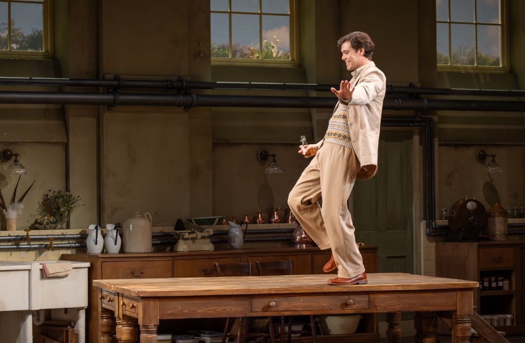 Thomas Atkins (Nemorino) © ENO | Marc Brenner