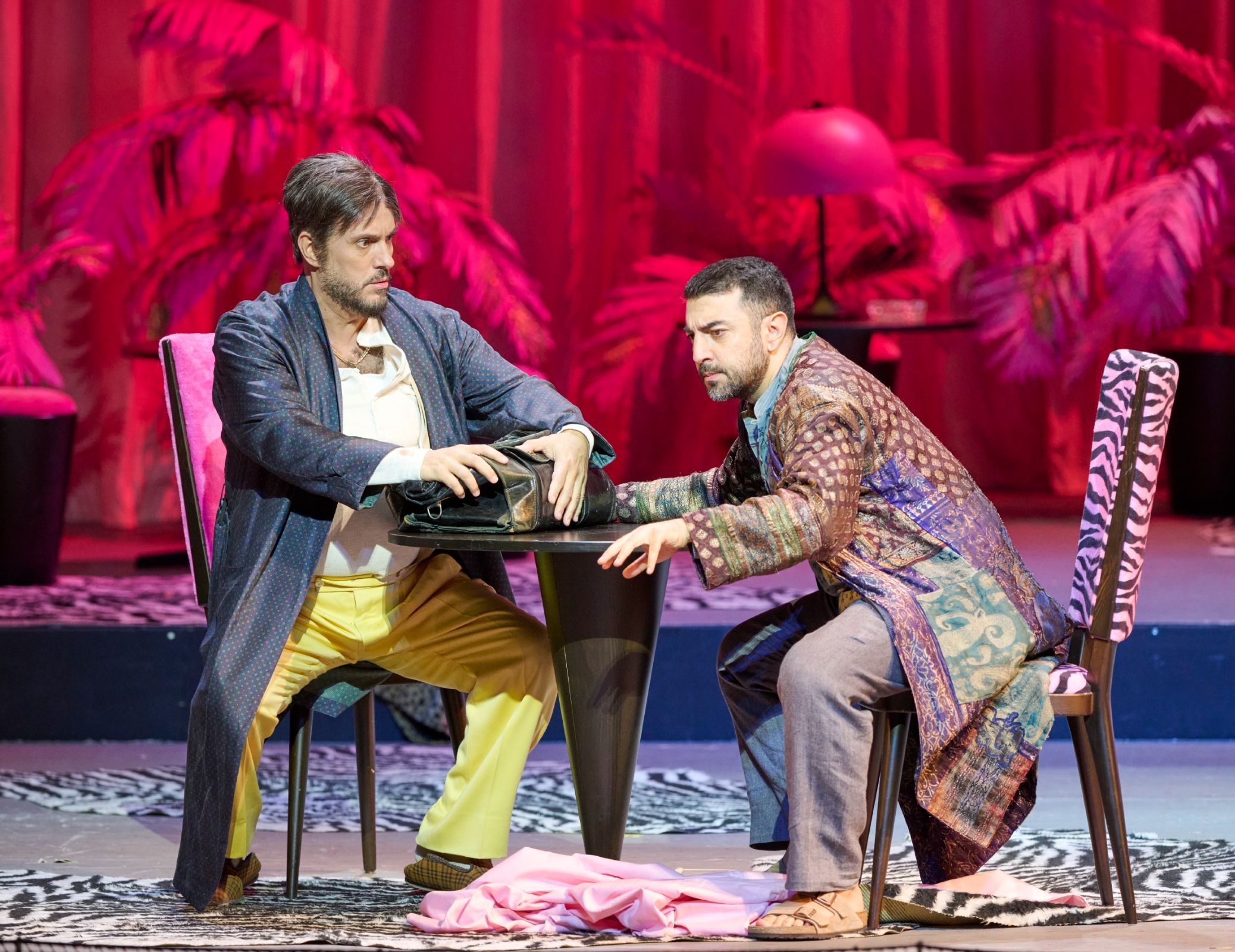Erwin Schrott (Don Pasquale) und Davide Luciano (Malatesta) © Wiener Staatsoper | Michael Pöhn