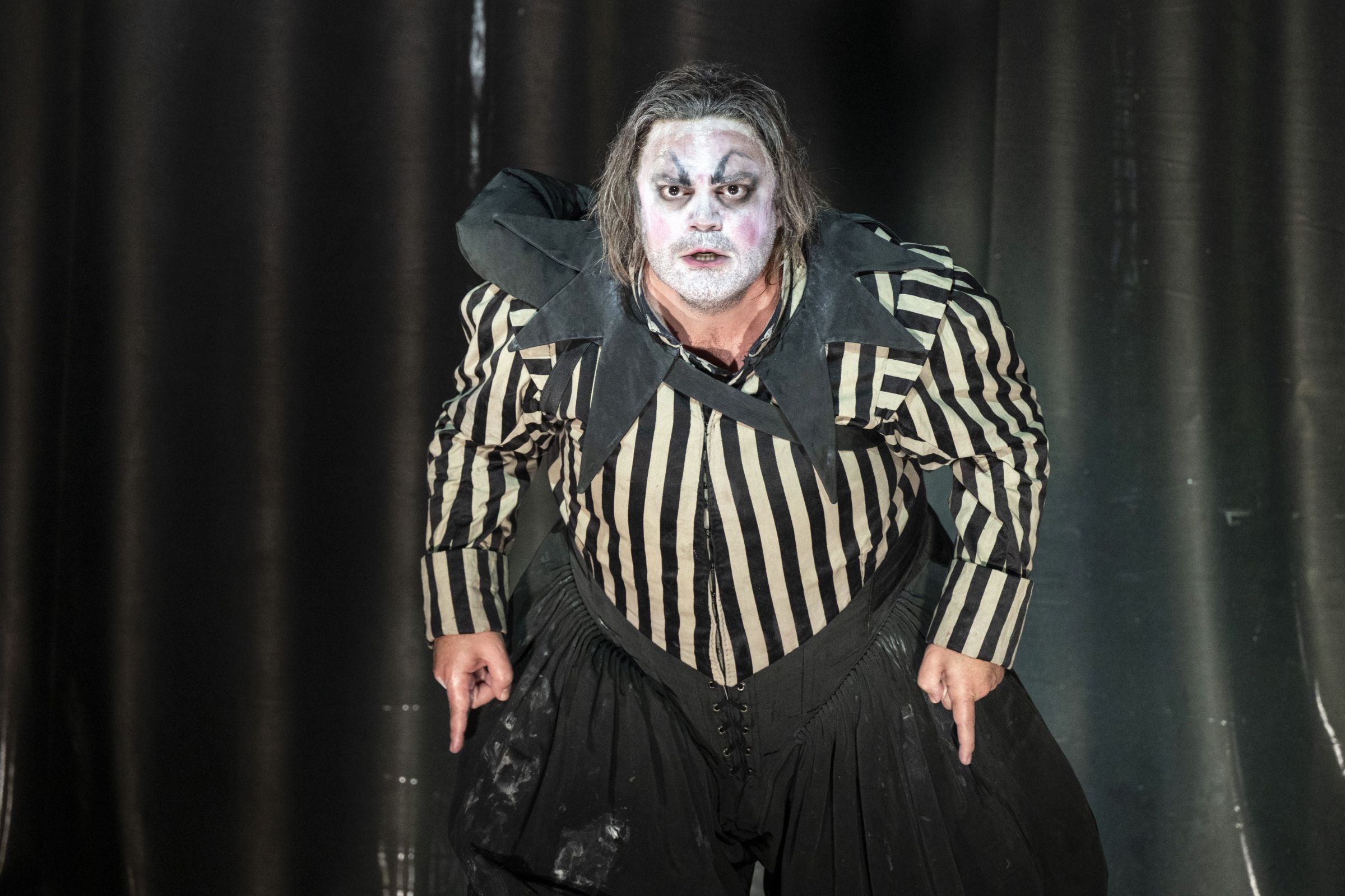 Daniel Luis de Vicente (Rigoletto) © Richard Hubert Smith