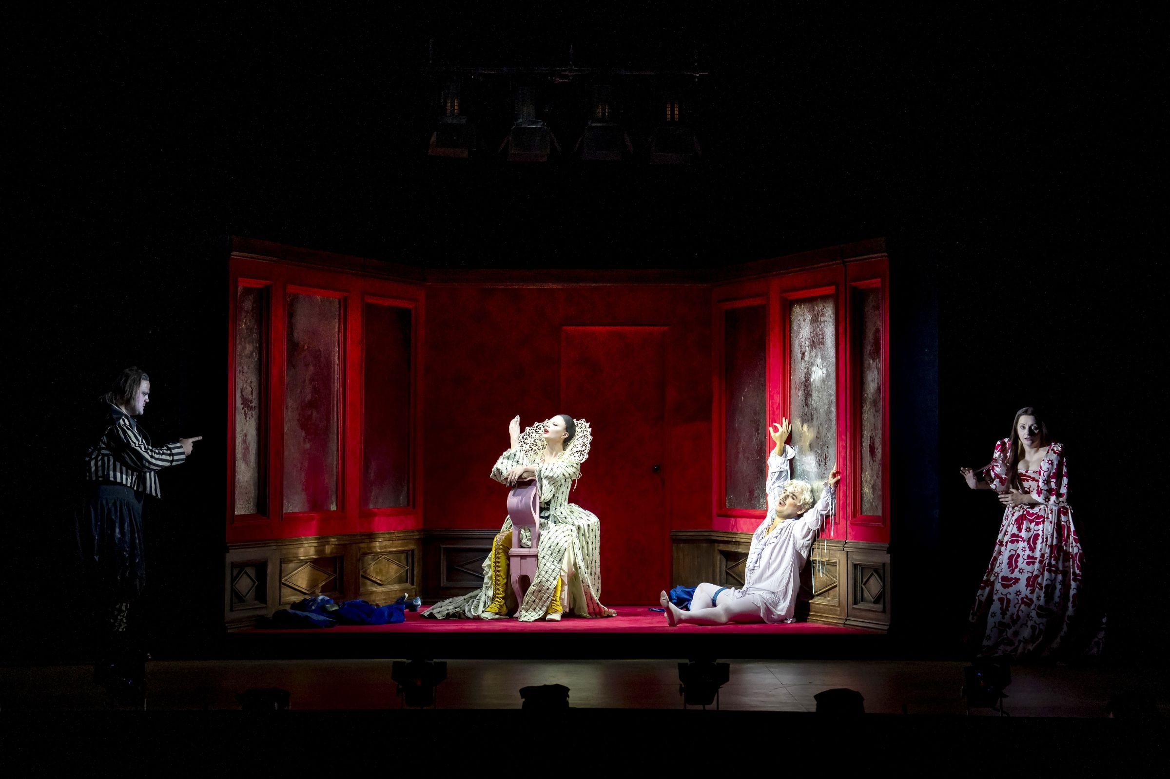 de Vicente (Rigoletto), Abramova (Maddalena), Abete (Duke), Mafi (Gilda) © Richard Hubert Smith