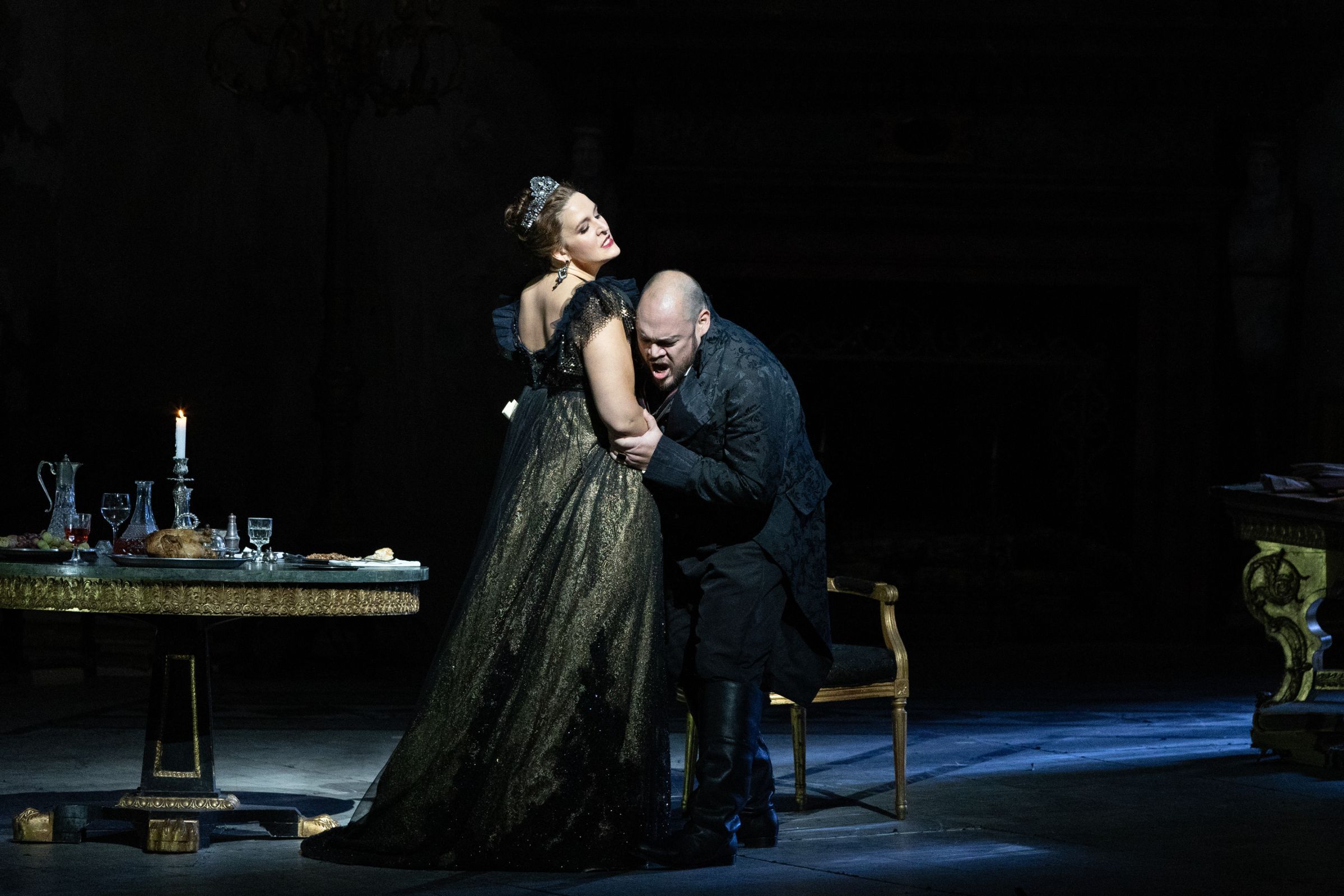 Lise Davidsen (Tosca) and Quinn Kelsey (Scarpia) &copy; Met Opera | Marty Sohl