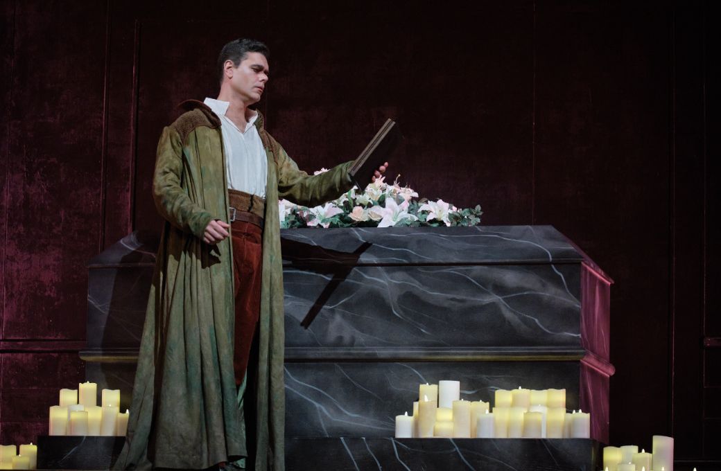 Elliot Madore (Hamlet) &copy; Vivian Gaumand