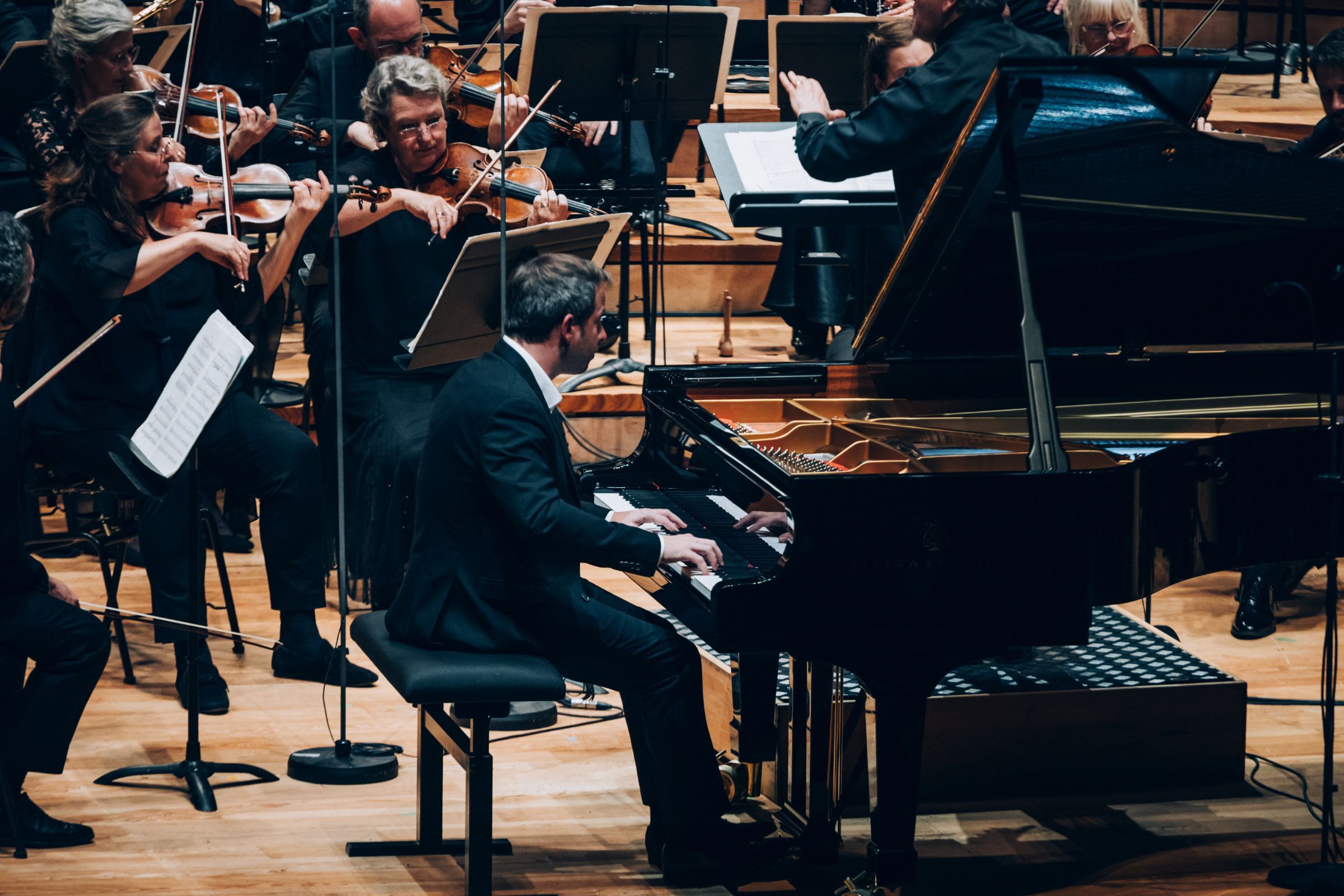 Bertrand Chamayou dans le <i>Concerto en sol</i> &copy; Cheeese / Antoine Benoit-Godet