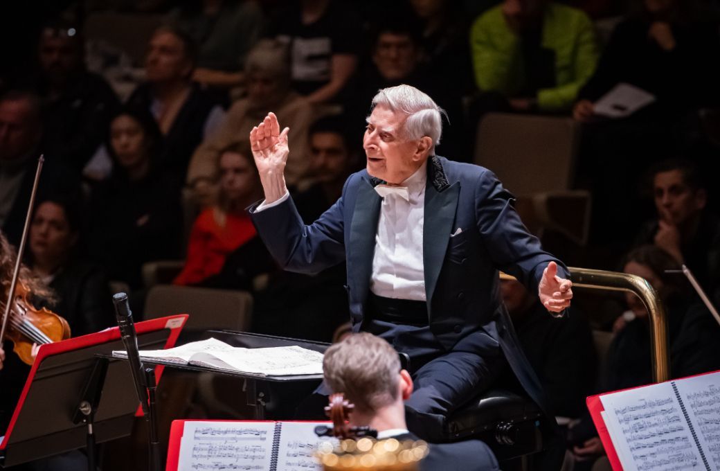 Herbert Blomstedt conducts the Philharmonia © Philharmonia Orchestra | Marc Gascoigne