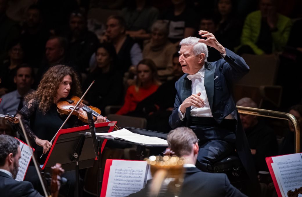 Herbert Blomstedt conducts the Philharmonia © Philharmonia Orchestra | Marc Gascoigne