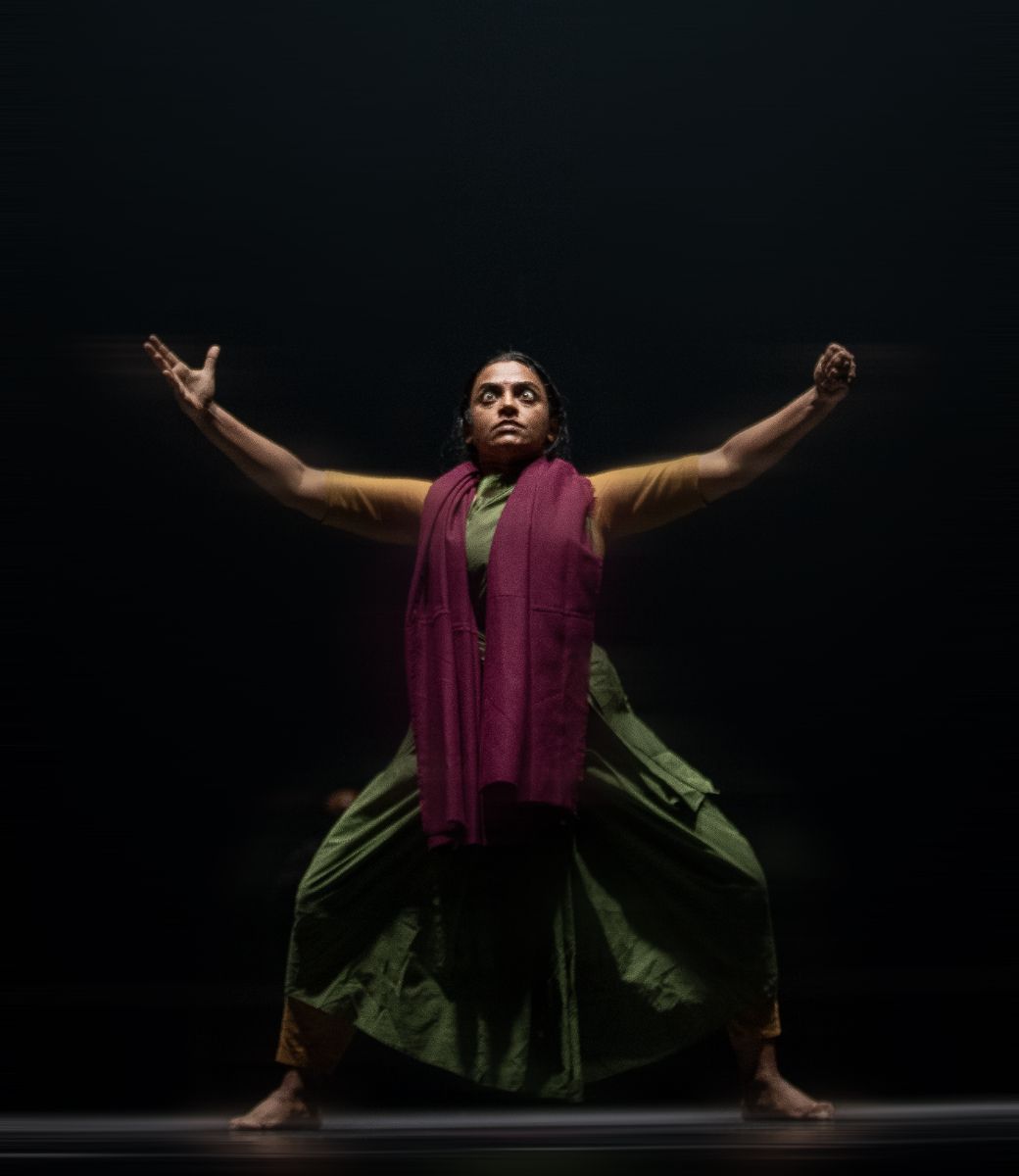 Kapila Venu in Akram Khan's <i>Gigenis: The generation of the Earth</i> © Maxime Dos, Productions Sarfati
