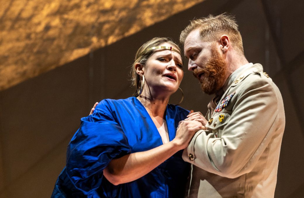 Samantha Clarke (Cleopatra) and Tim Mead (Giulio Cesare) © Brett Boardman