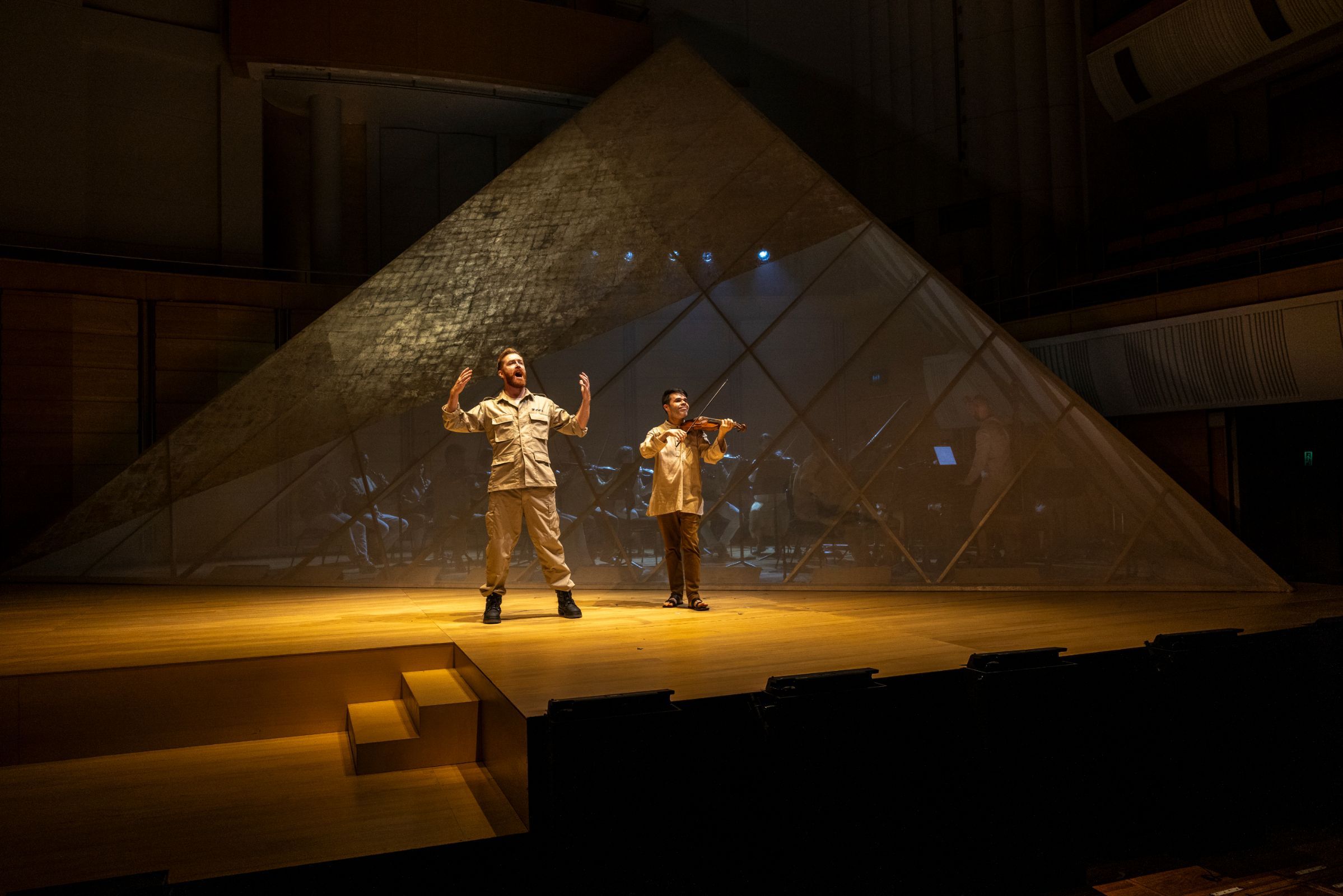 Tim Mead (Giulio Cesare) and Matthew Greco © Brett Boardman
