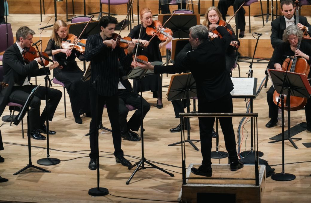Stephen Waarts, Thomas Adès and the Hallé © David Hughes | The Hallé