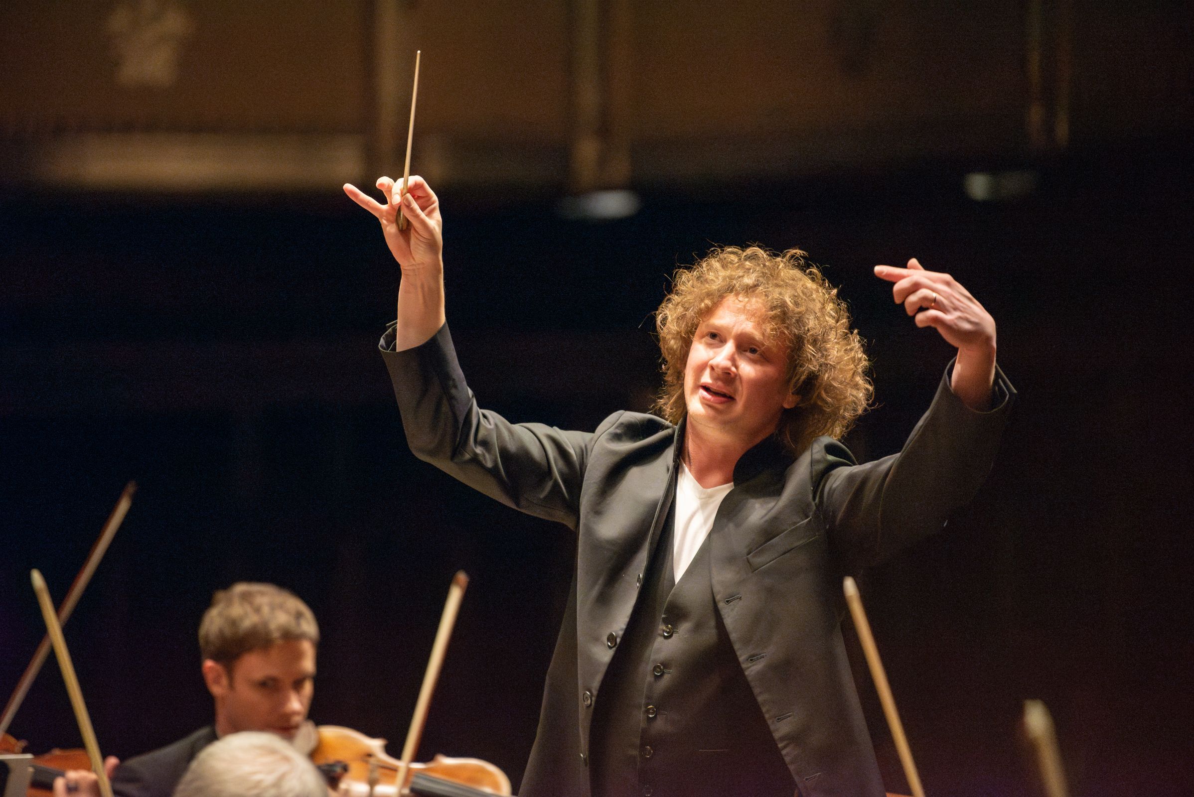 Santtu-Matias Rouvali &copy; Julian Dubé, courtesy of The Cleveland Orchestra