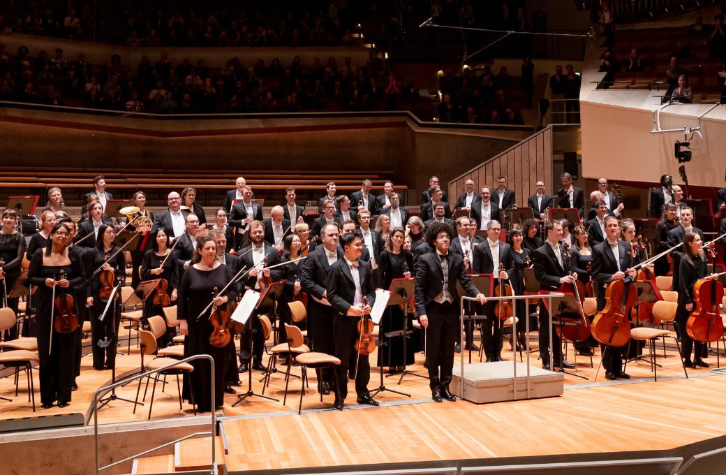 Rafael Payare and the Orchestre Symphonique de Montréal in Berlin's Philharmonie © Antoine Saito