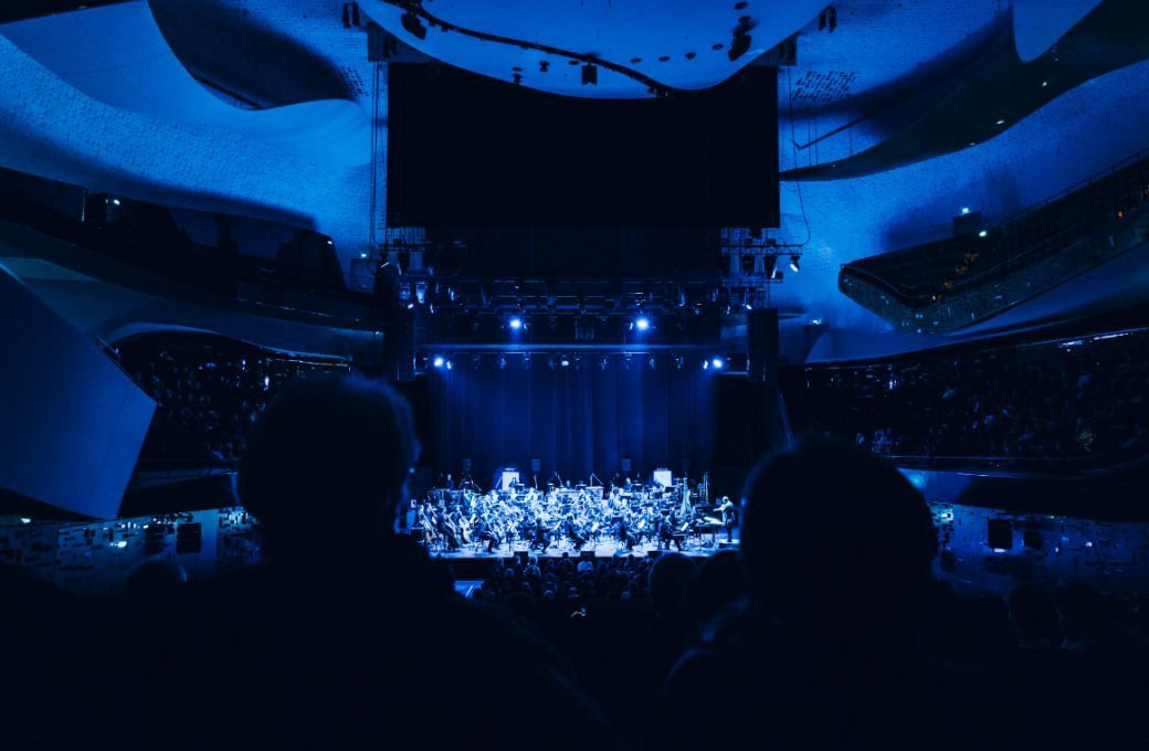 Vimbayi Kaziboni dirige l'Ensemble Modern Orchestra &agrave; la Philharmonie &copy; Cheeese / Ondine Bertrand