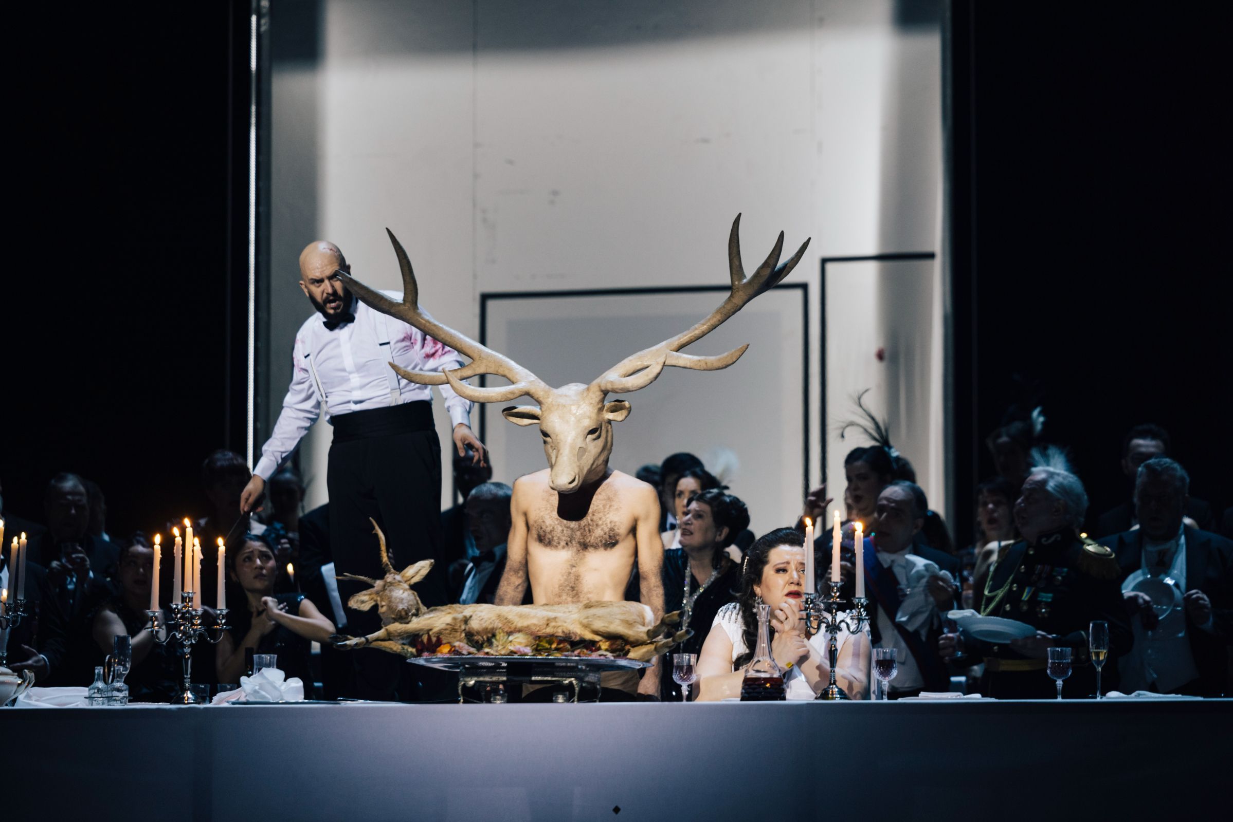 Roman Burdenko (Macbeth) and Felicia Moore (Lady Macbeth) © Eike Walkenhorst