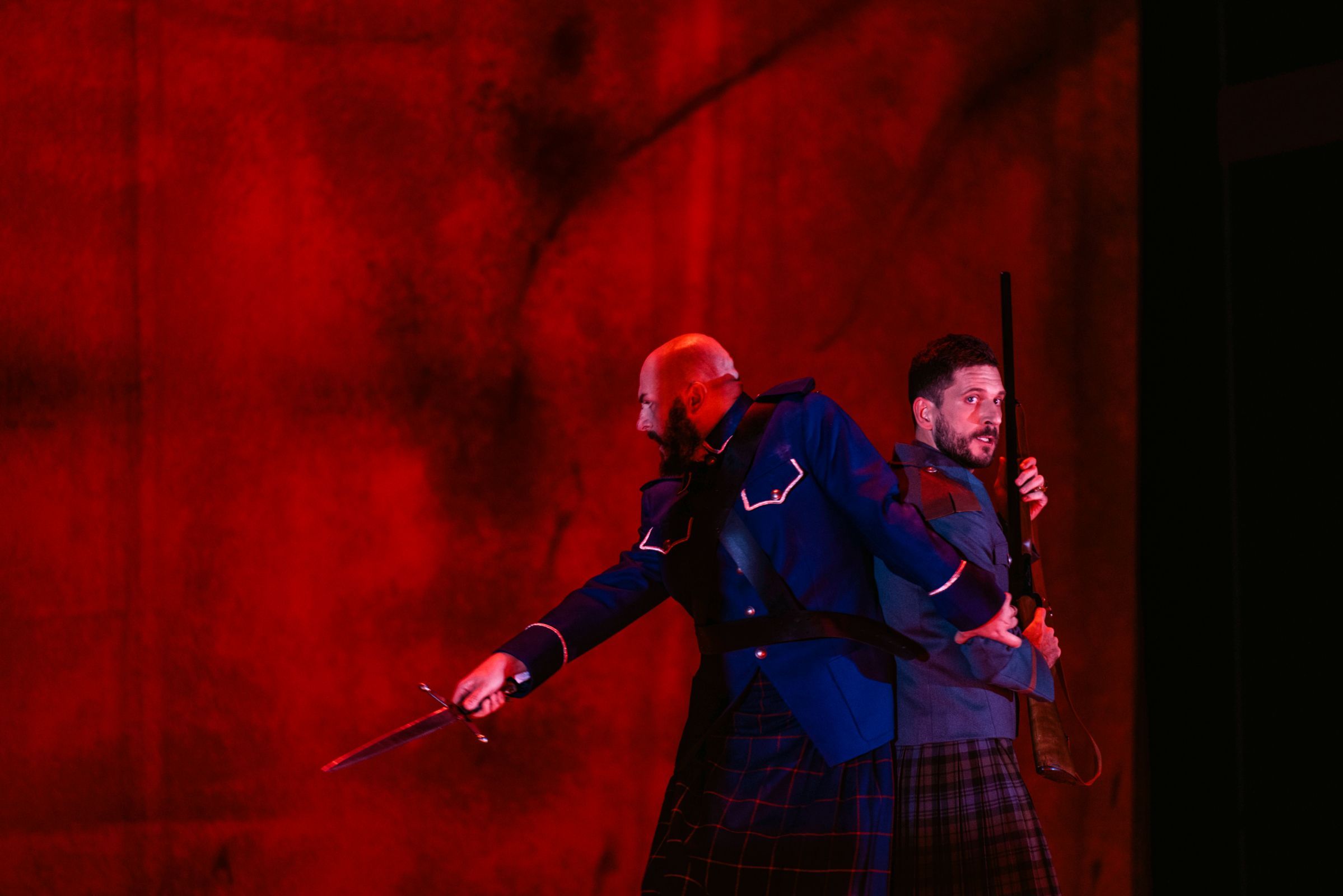 Roman Burdenko (Macbeth) and Marko Mimica (Banquo) © Eike Walkenhorst
