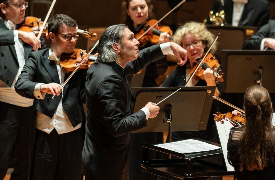 Vladimir Jurowski dirigiert das rsb in Haydns <i>Trauersymphonie</i> &copy; Stefan Maria Rother