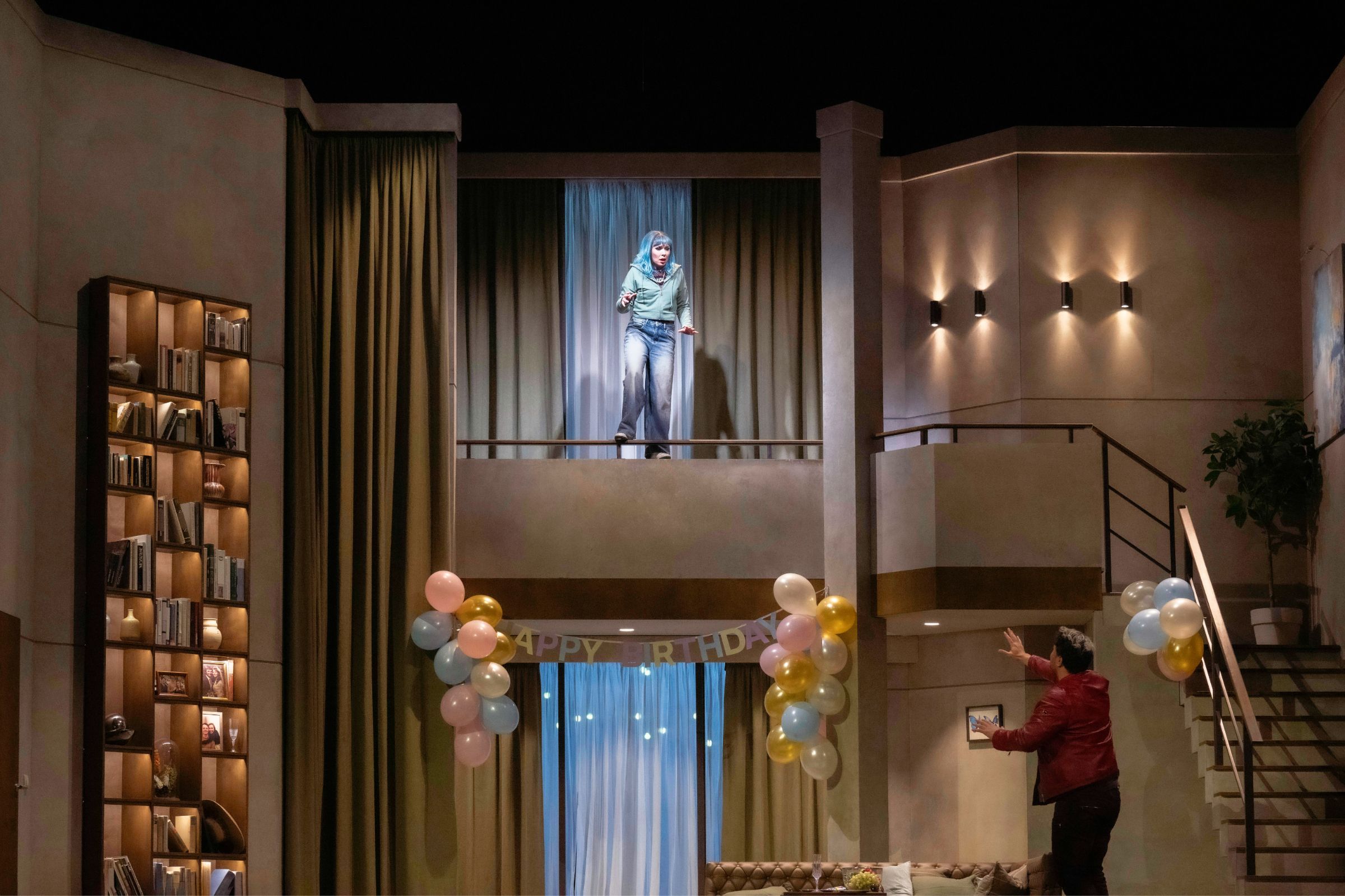 Elsa Dreisig (Juliette) and Amitai Pati (Roméo) © Monika Rittershaus