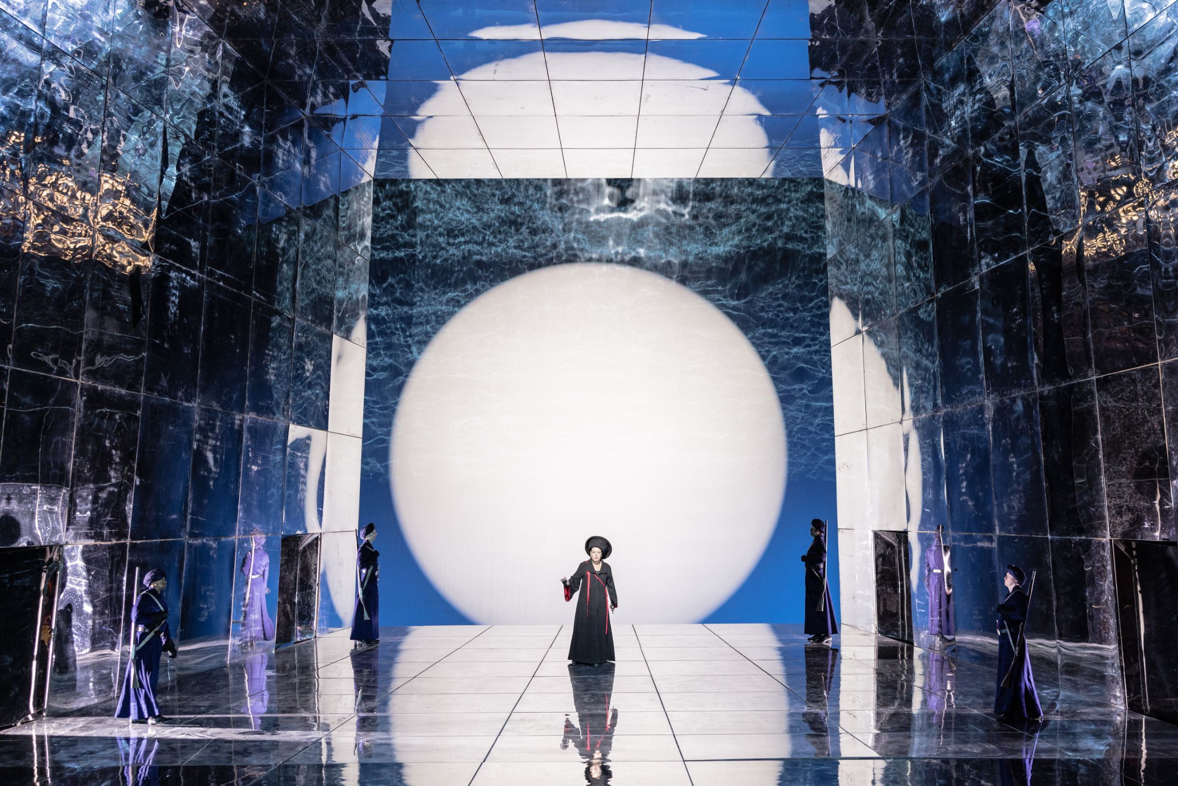 <i>Die Frau ohne Schatten</i> © Evan Zimmerman | Met Opera