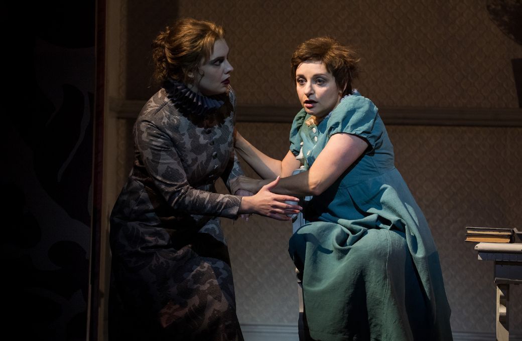 Leanne Fitzgerald (Giovanna) and Soraya Mafi (Gilda) © Patrick Redmond