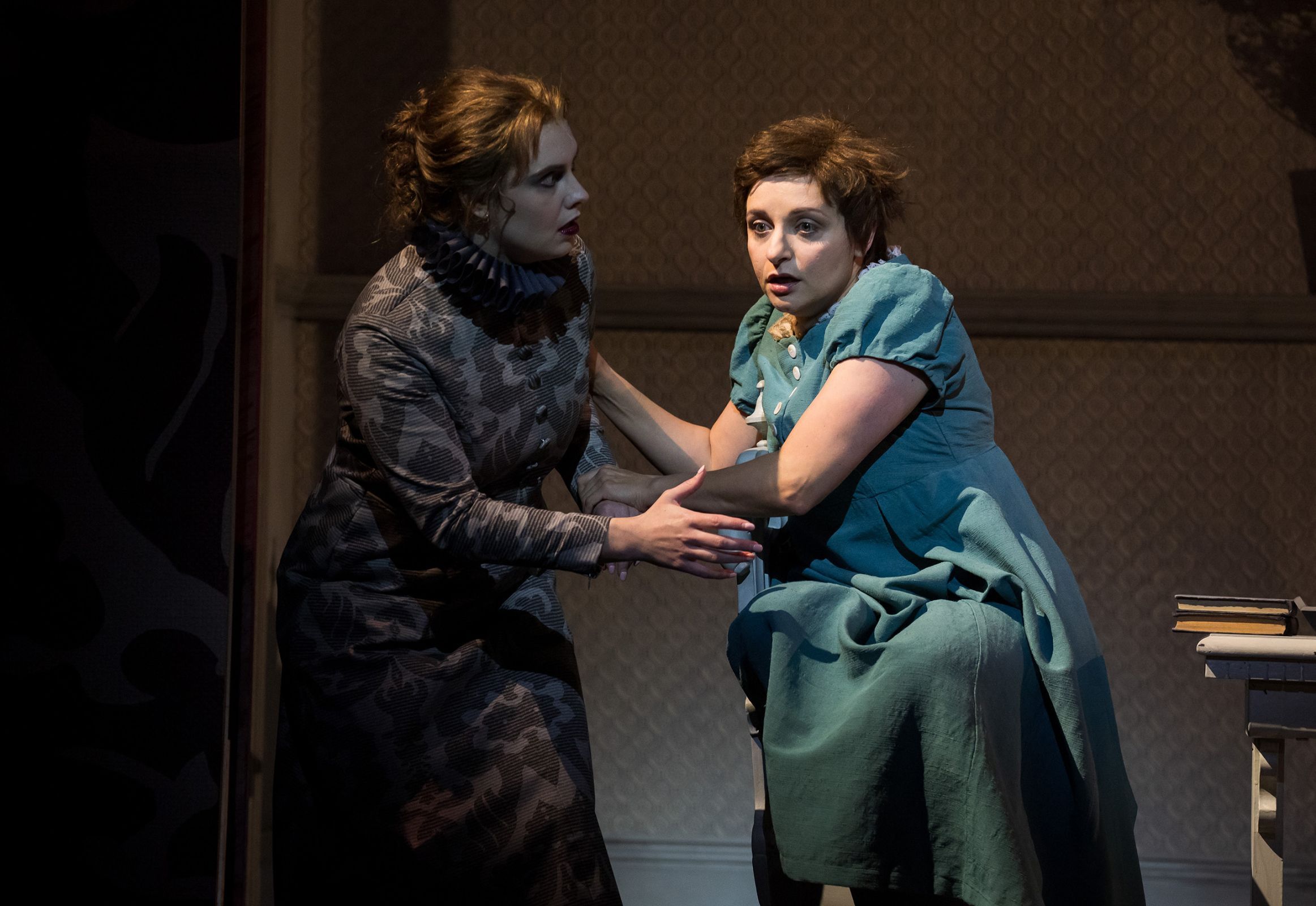 Leanne Fitzgerald (Giovanna) and Soraya Mafi (Gilda) © Patrick Redmond