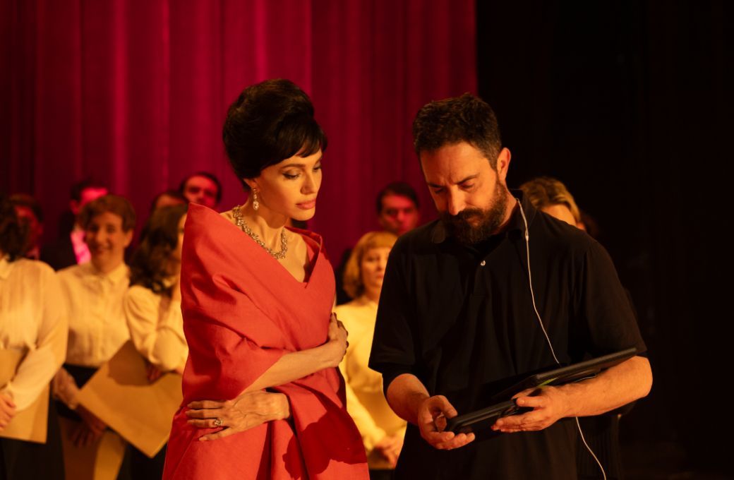 Angelina Jolie on set with Pablo Larra&iacute;n &copy; 2024 Netflix Inc | Photo by Pablo Larra&iacute;n