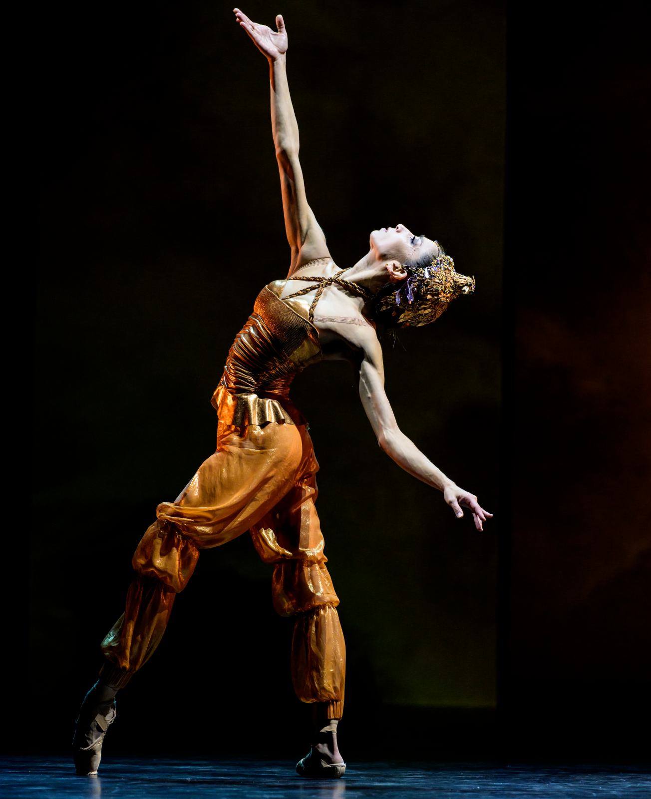 Romina Contreras as Scheherezade in Mauro Bigonzetti's <i>Scheherazade</i> © Serghei Gherciu