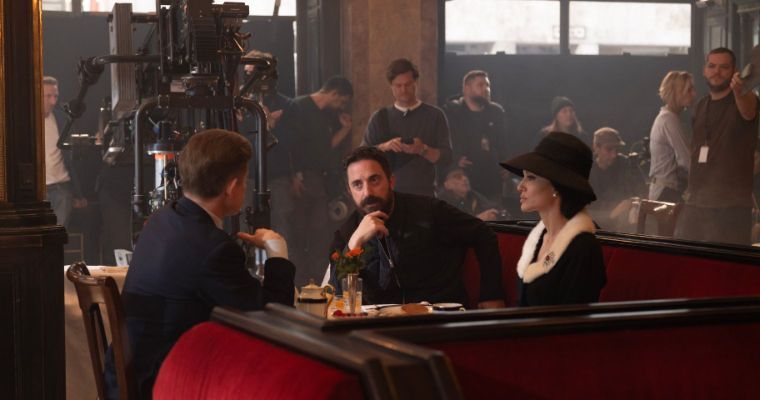 Pablo Larraín on set with Caspar Phillipson (John F Kennedy) and Angelina Jolie &copy; © 2024 Netflix Inc | Photo by Pablo Larraín