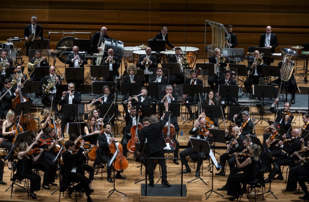 Thierry Fischer al frente de la Orquesta Sinf&oacute;nica de Castilla y Le&oacute;n &copy; OSCyL