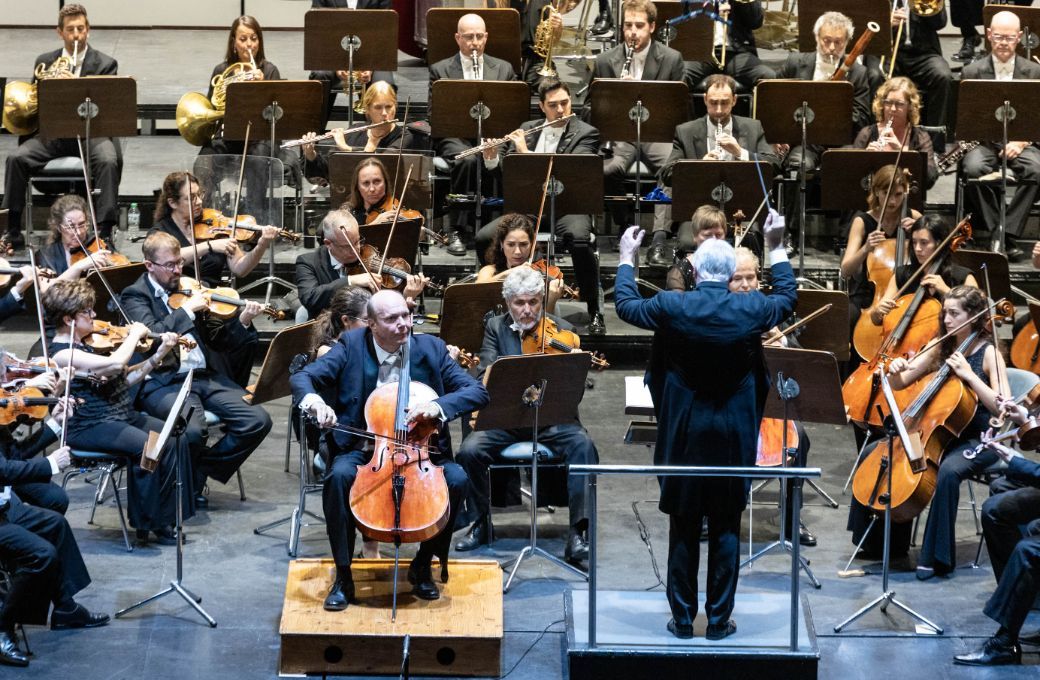 Orquesta Sinf&oacute;nica de Tenerife con el chelista Truls M&oslash;rk y el director Markus Stenz &copy; Miguel Barreto | Auditorio de Tenerife