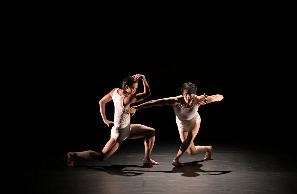 Mizuki Watanabe and Takuro Watanabe in Takafumi Watanabe's <i>Seul et unique</i> &copy; Takashi Shikama