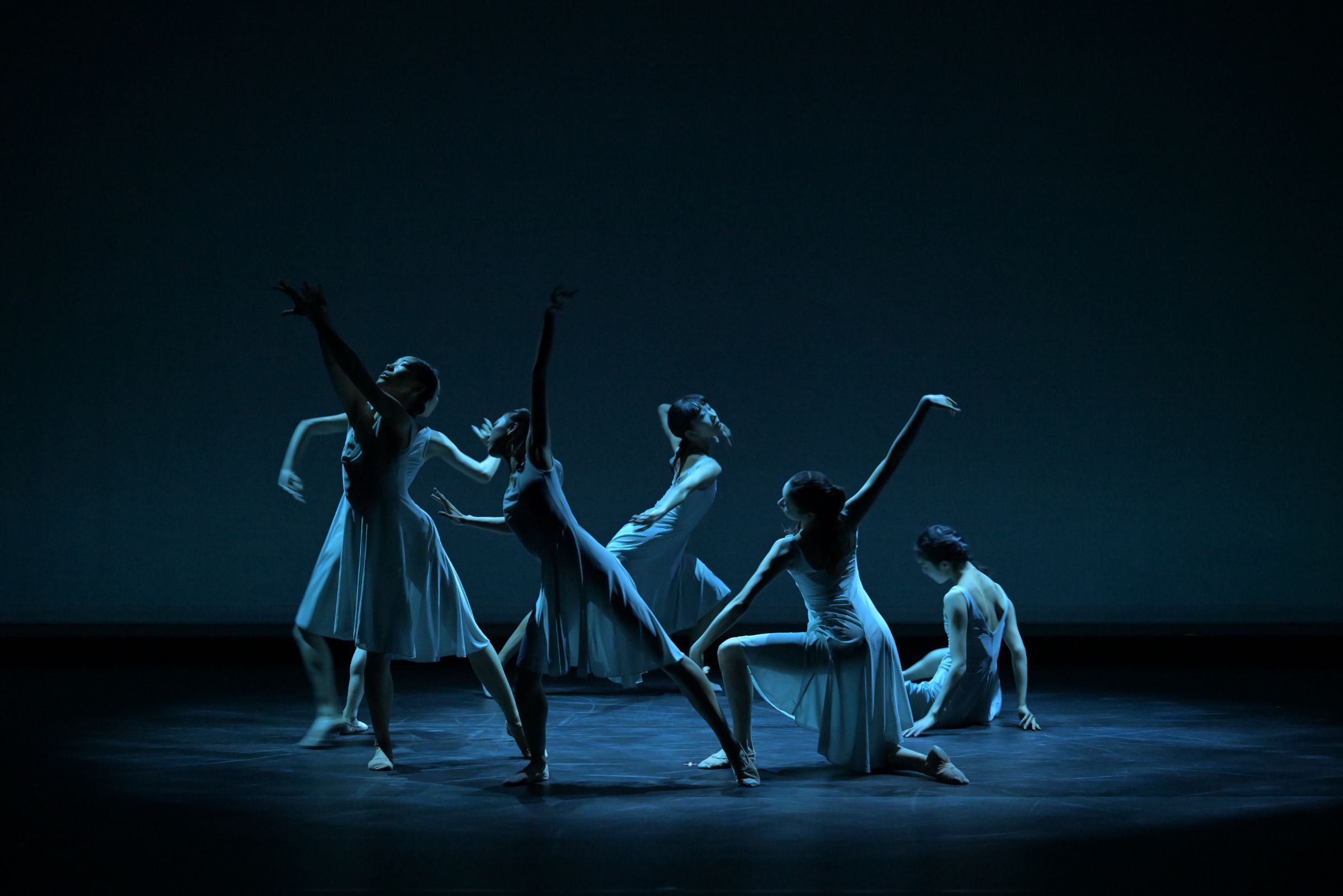National Ballet of Japan in Mao Hashimoto's <i>Afterglow</i> &copy; Takashi Shikama