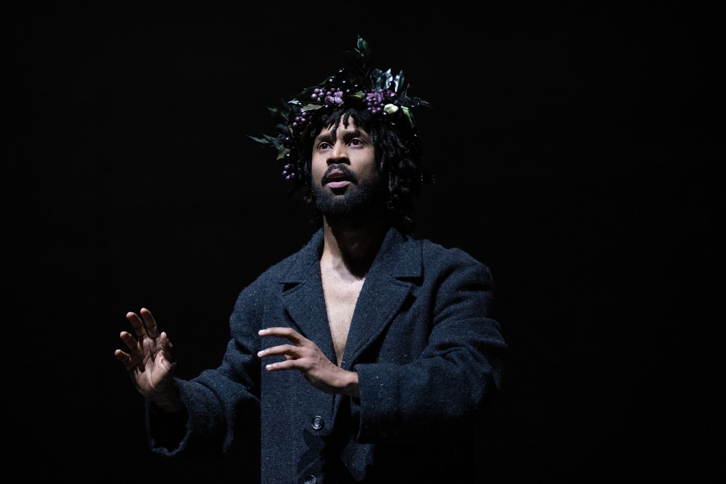 Miguel Altunaga as Aeetes in Ben Duke's <i>Ruination</i> © Camilla Greenwell