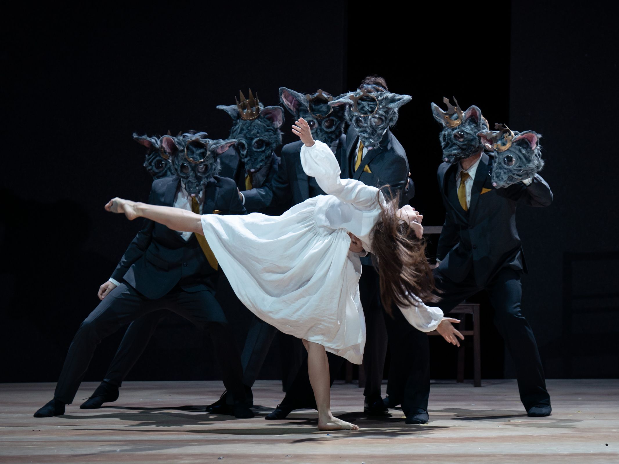 Mila Schmidt (Iolanta) and ensemble © Ashley Taylor | Wiener Staatsballett (2022)