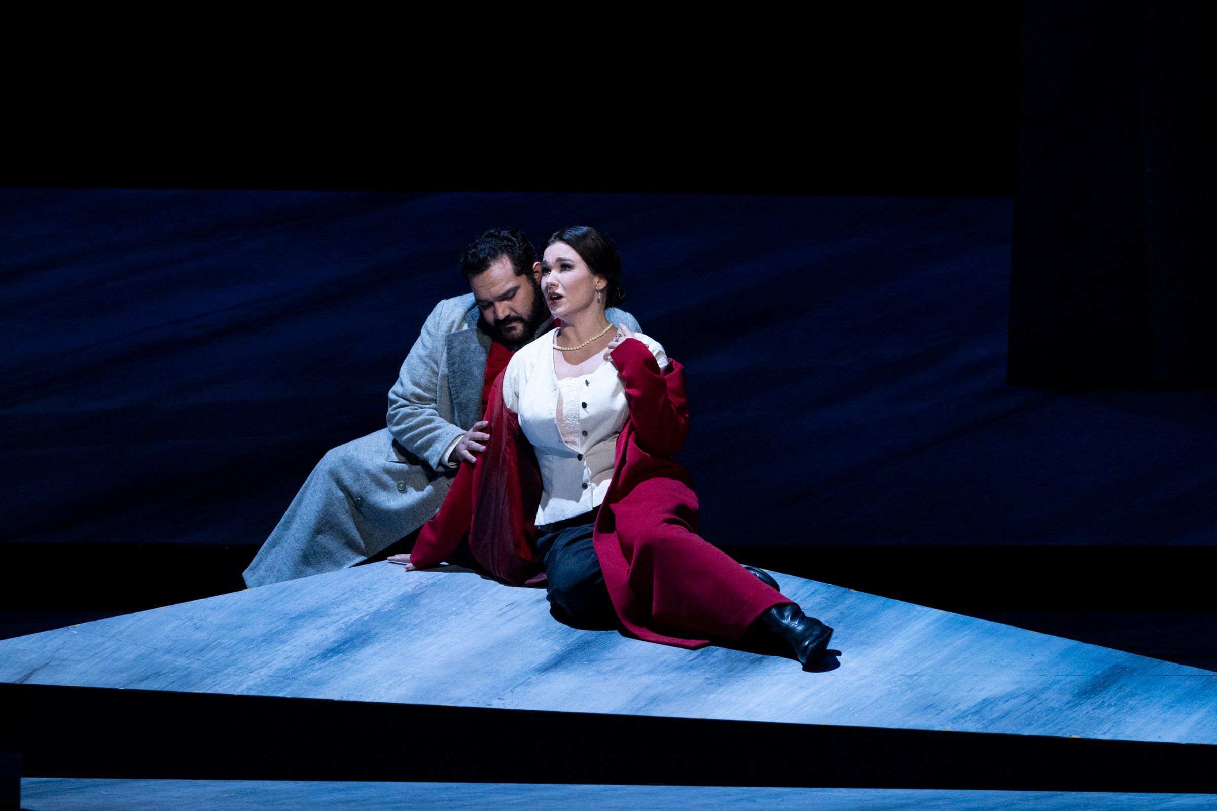 René Barbera (Arnold) and Olga Peretyatko (Mathilde) &copy; Rikimaru Hotta | New National Theatre, Tokyo