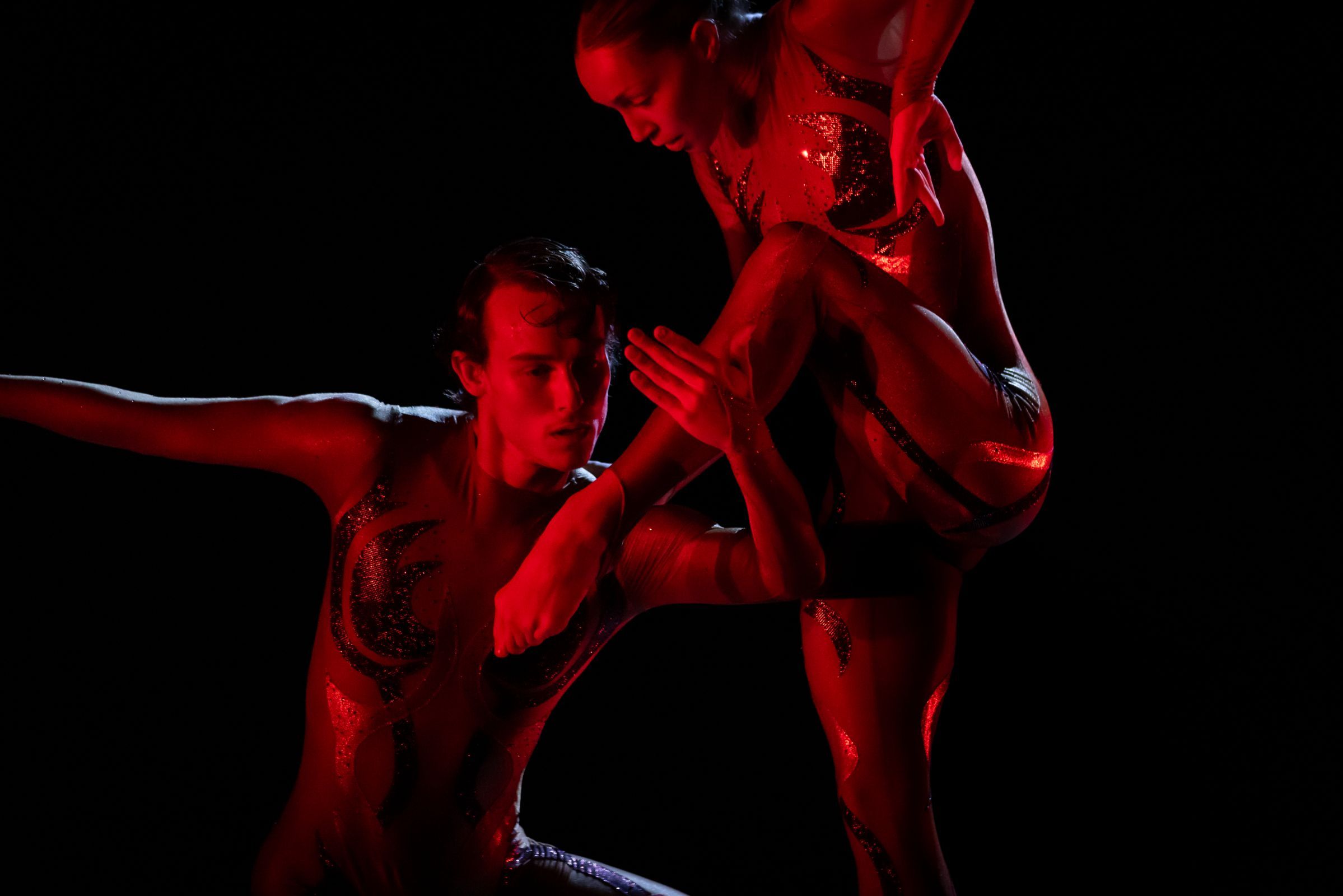 Sydney Dance Company in Dean Elliott's <i>Full In/Half Out</i> &copy; Pedro Greig