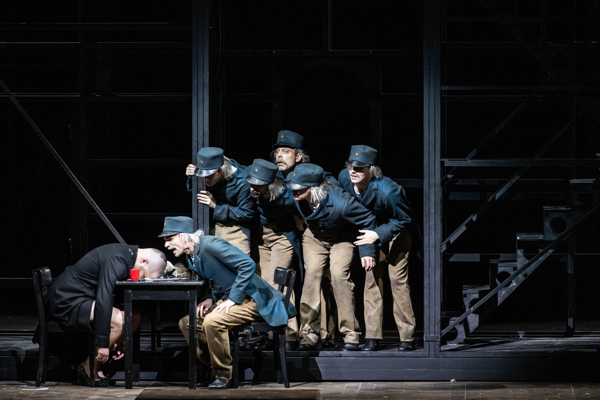 Frederik Bergman (Frank), Max Pollak (Frosch) and ensemble &copy; Dutch National Opera | Bart Grietens