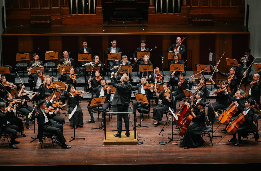 Vasily Petrenko conducts the Singapore Symphony Orchestra &copy; Clive Choo | Singapore Symphony Orchestra