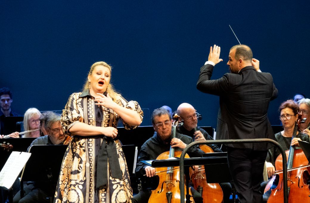 Ewa Płonka, Fernando Briones y la Orquesta Sinfónica de Galicia © Alfonso Rego | Temporada Lírica de La Coruña