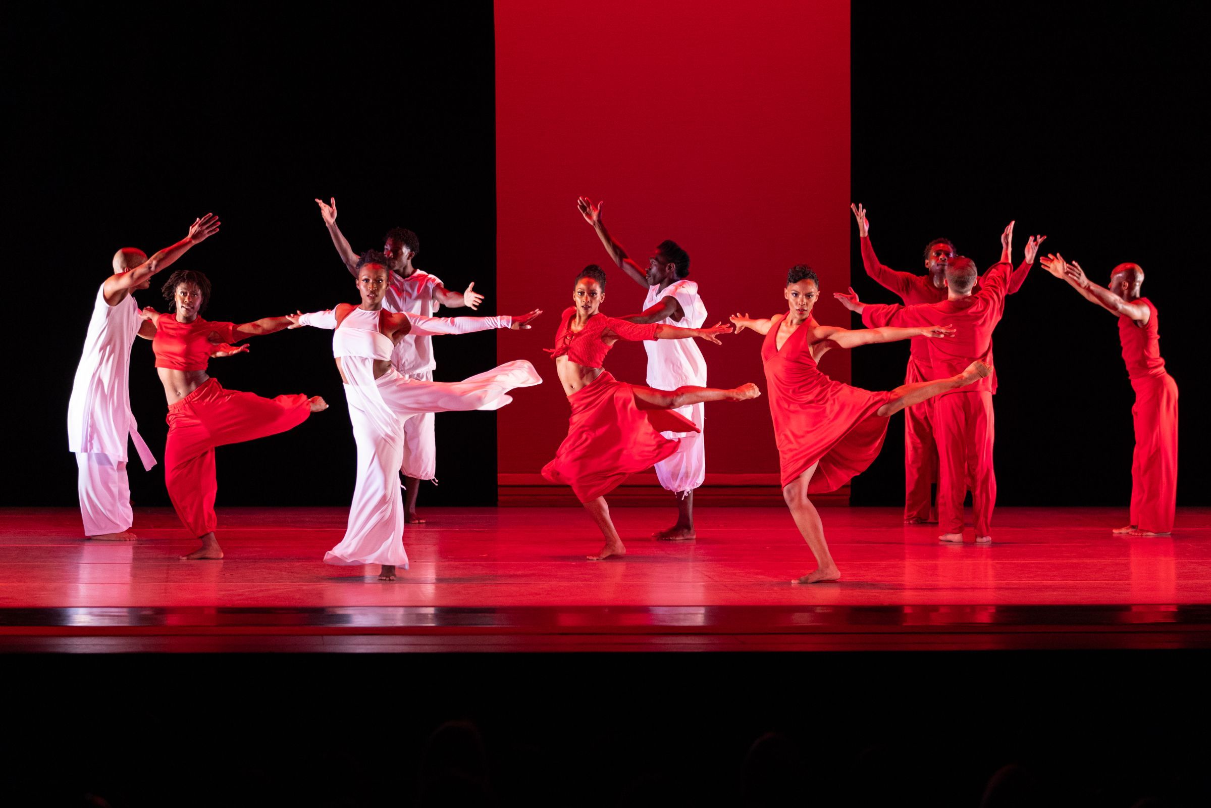 Alvin Ailey American Dance Theater in Ronald K. Brown's <i>Grace</i> &copy; Danica Paulos