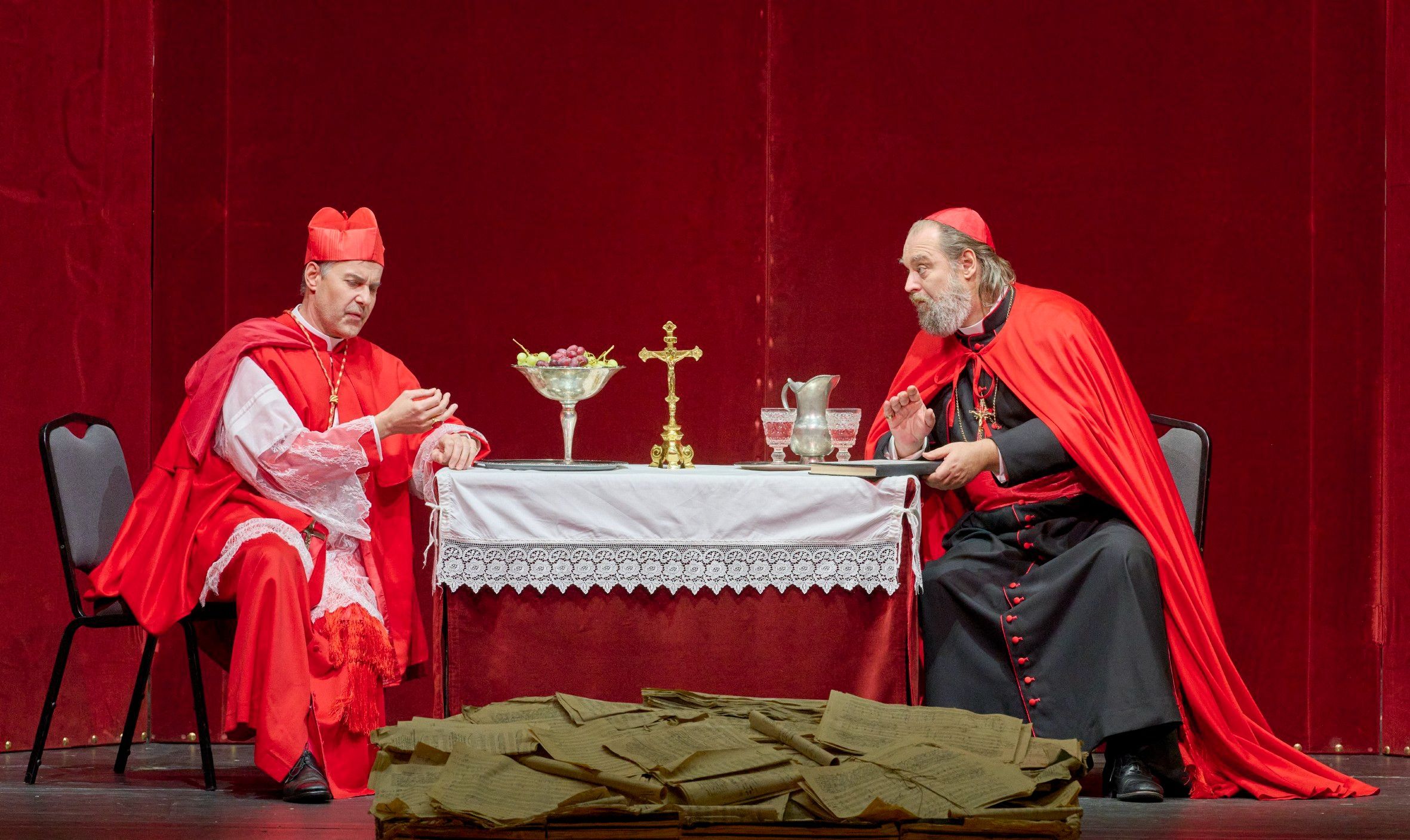 Michael Laurenz (Bernardo Novagerio) und Wolfgang Koch (Carlo Borromeo) © Wiener Staatsoper | Michael Pöhn