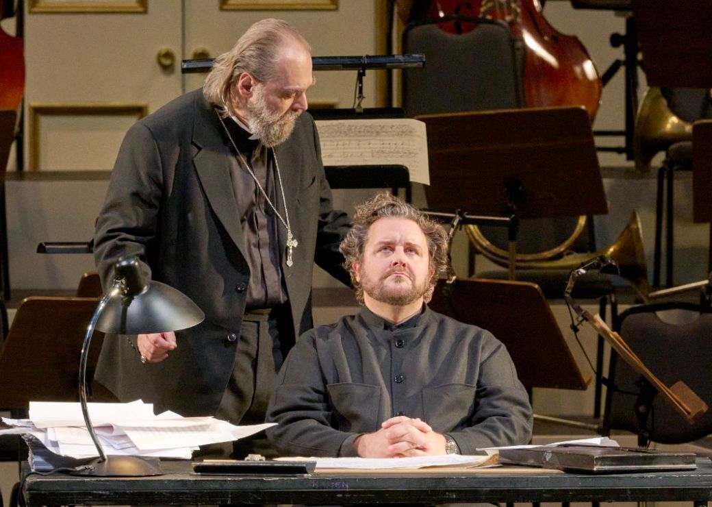 Wolfgang Koch (Carlo Borromeo) und Michael Spyres (Palestrina) © Wiener Staatsoper | Michael Pöhn